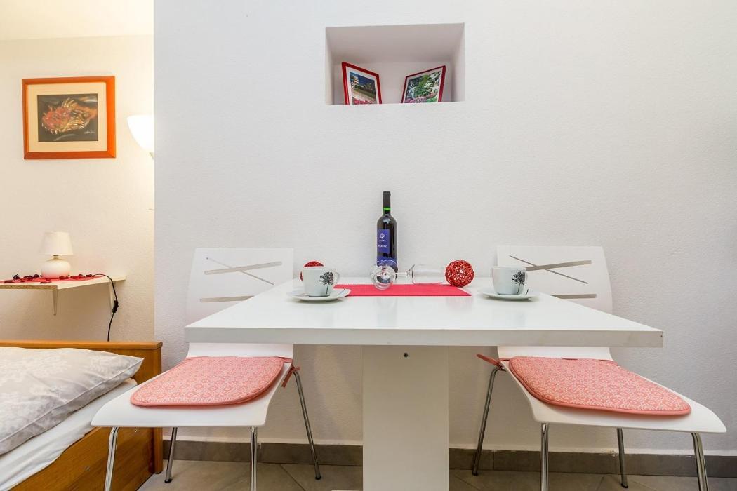 Studio Apartman U Kuci S Bazenom 바슈카 외부 사진